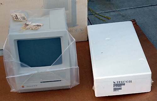 Macintosh SE/30 Packaging Image